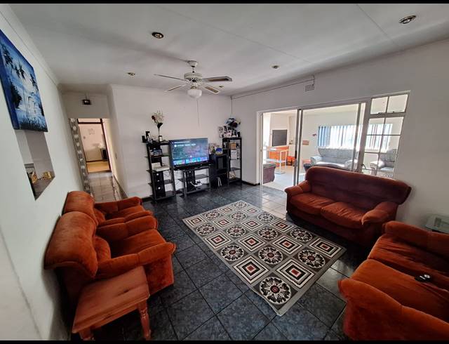 3 BEDROOM HOUSE FOR SALE IN VANDERBIJLPARK SE 6